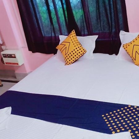 Hotel Gunjan Puri Buitenkant foto