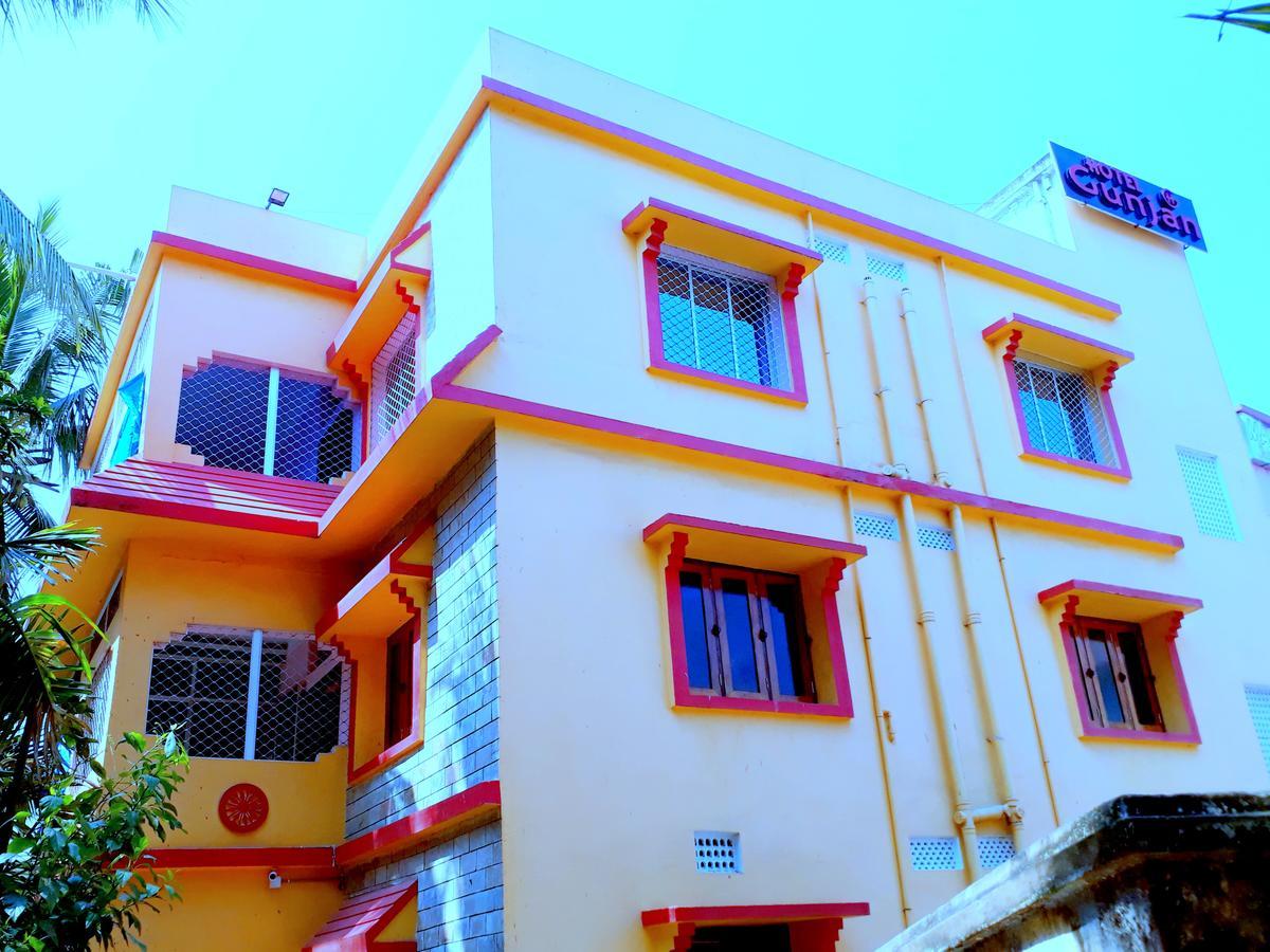 Hotel Gunjan Puri Buitenkant foto