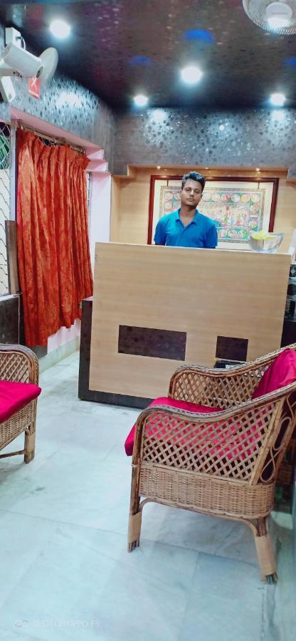 Hotel Gunjan Puri Buitenkant foto
